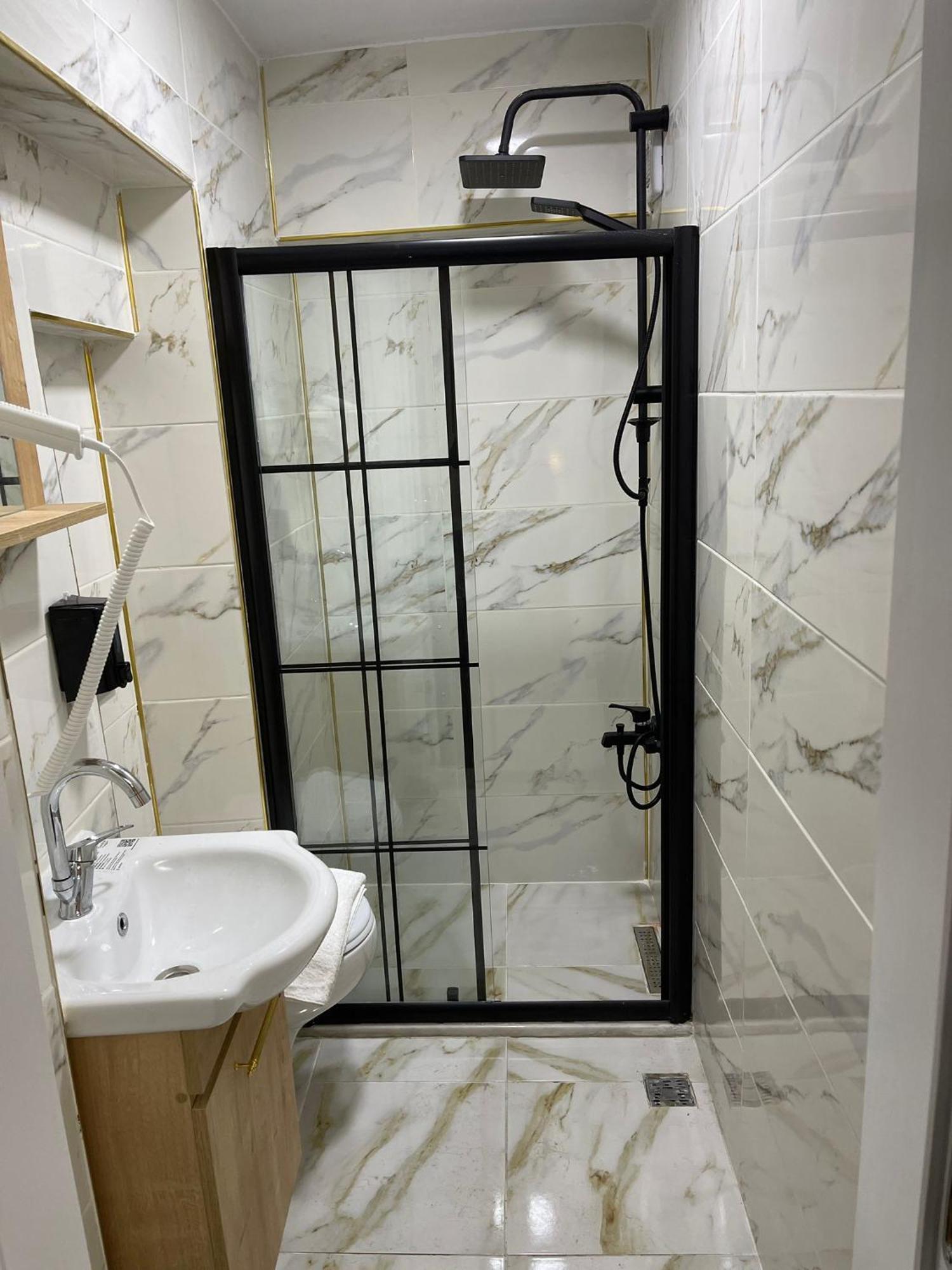 Taksim Rain Hause Aparthotel Istanboel Buitenkant foto