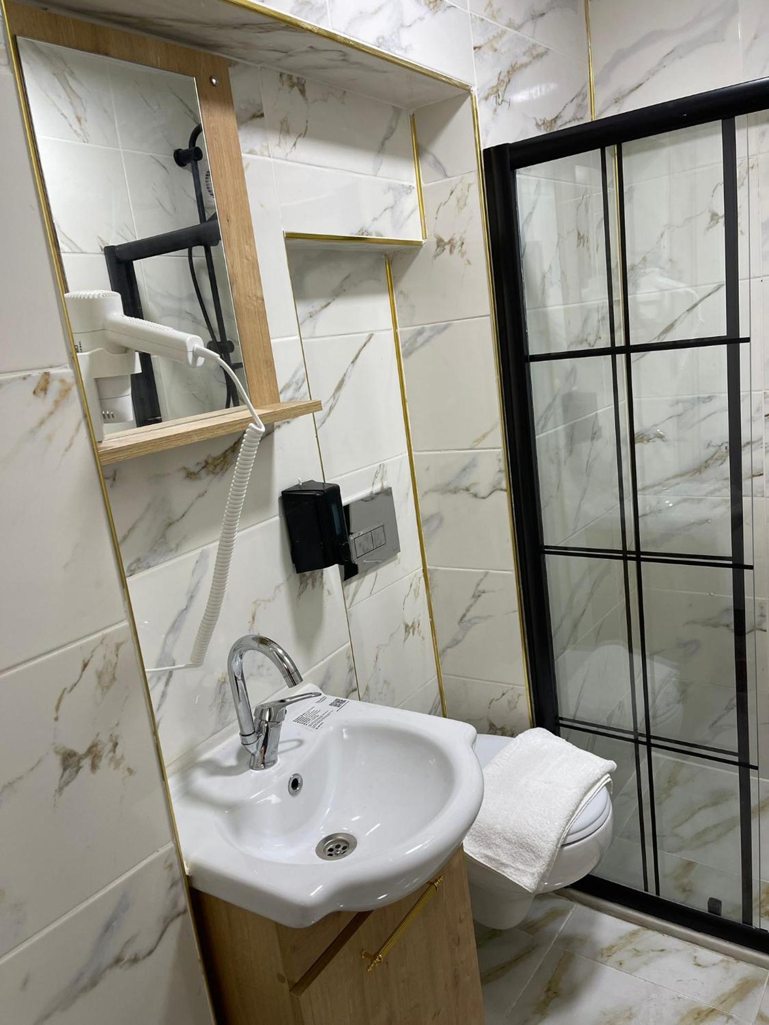Taksim Rain Hause Aparthotel Istanboel Buitenkant foto