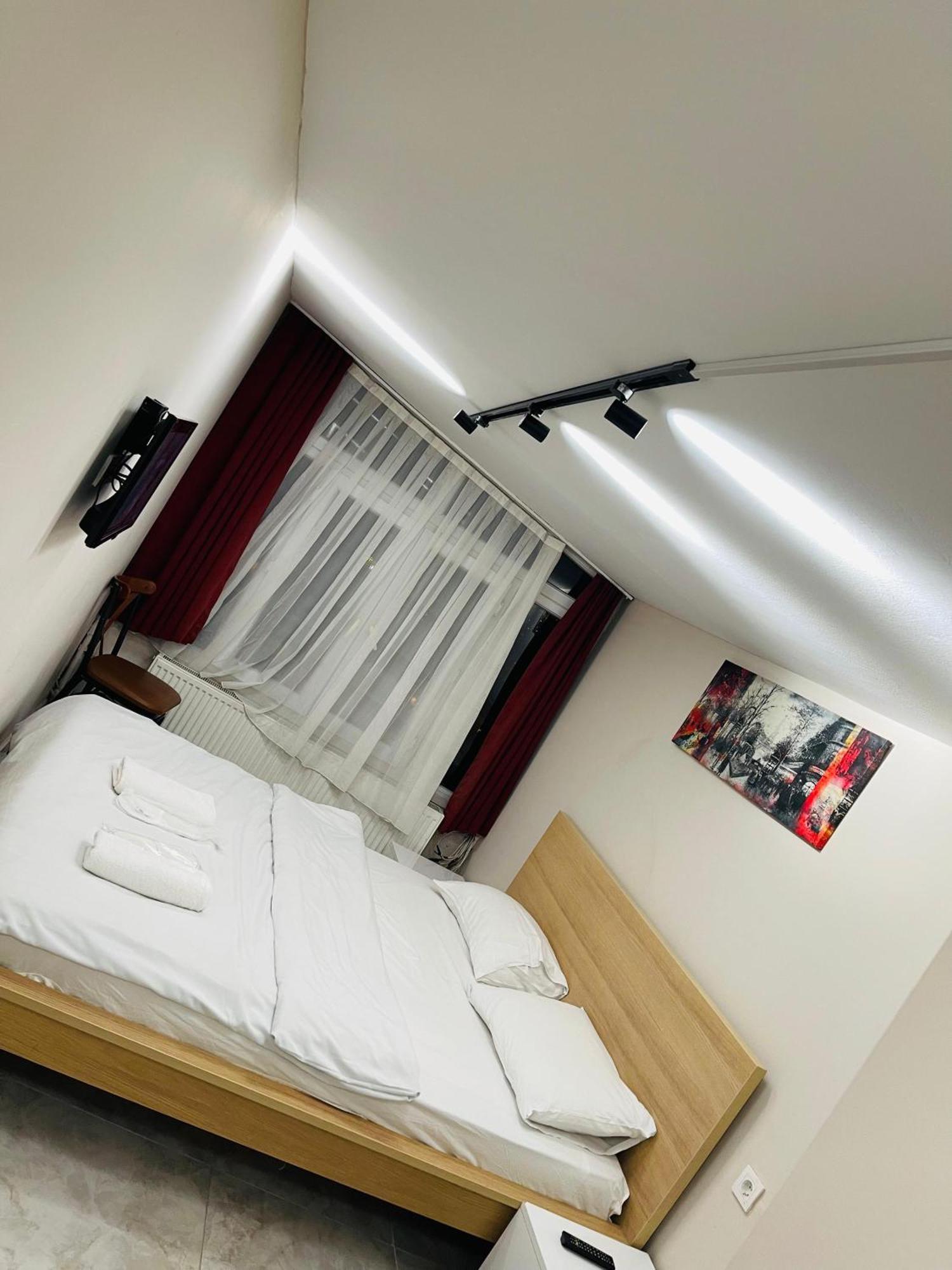 Taksim Rain Hause Aparthotel Istanboel Buitenkant foto